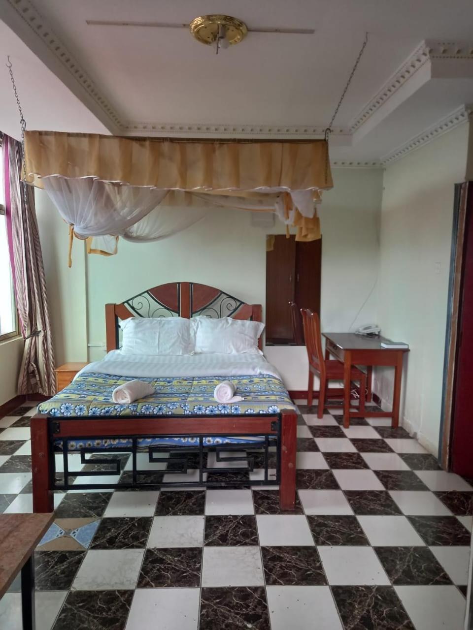 Newstead Hotel 奈瓦沙 外观 照片