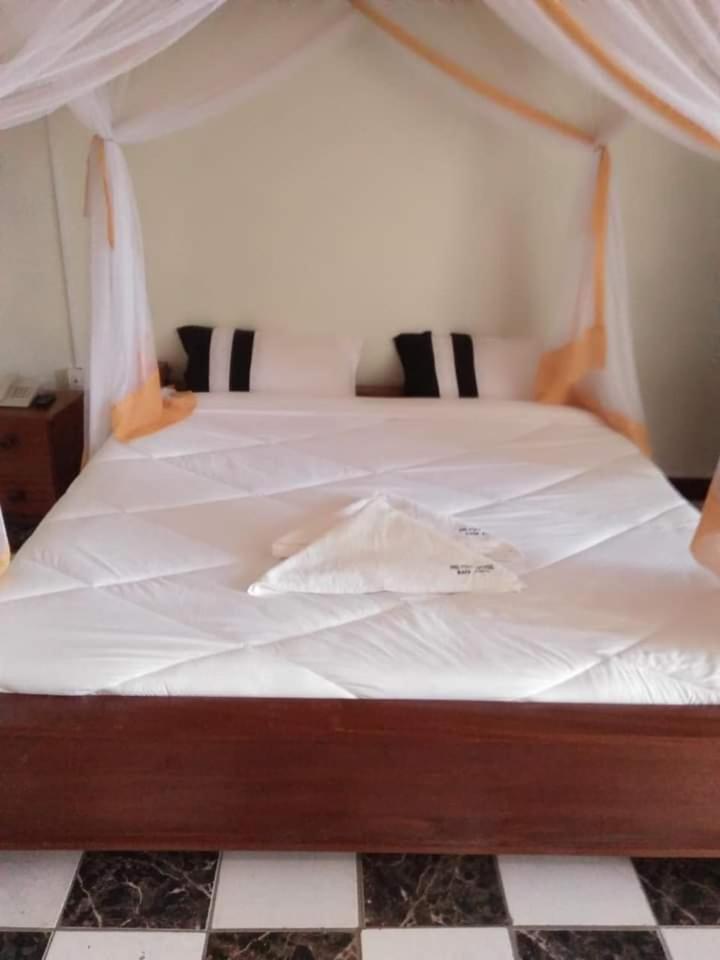 Newstead Hotel 奈瓦沙 外观 照片