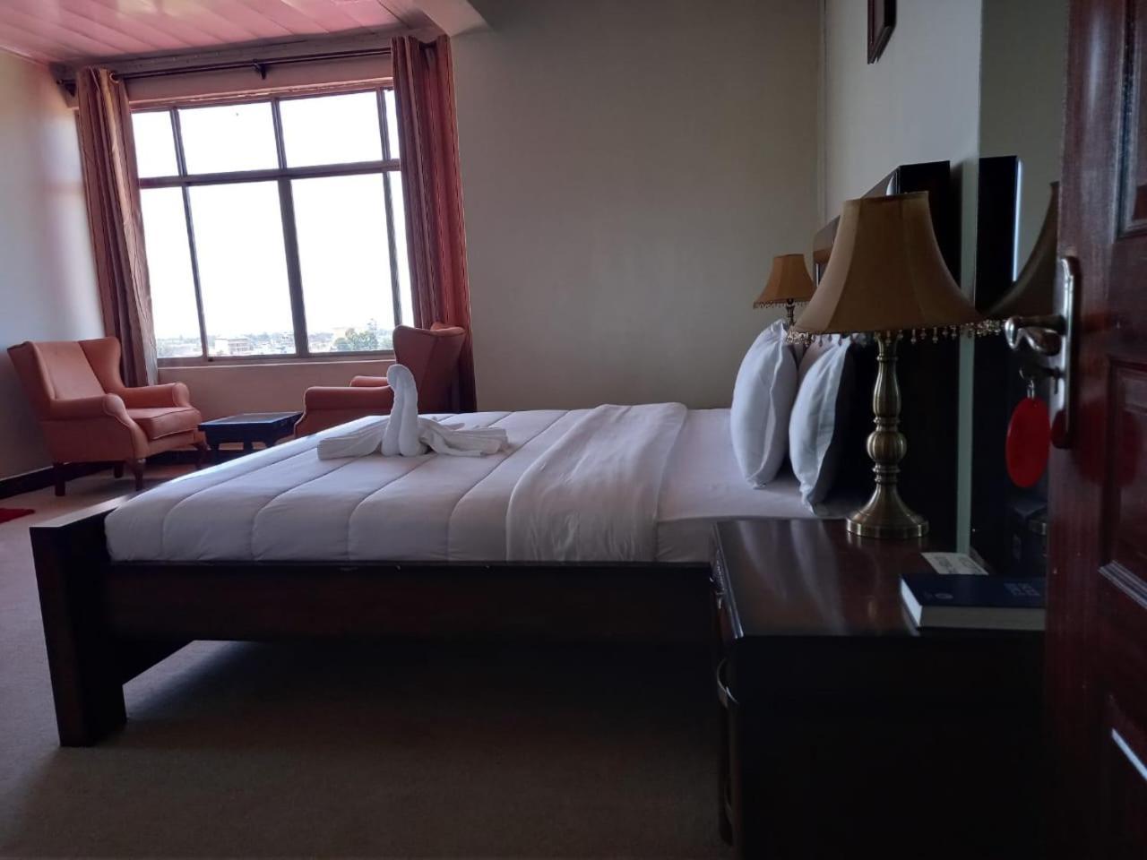 Newstead Hotel 奈瓦沙 外观 照片