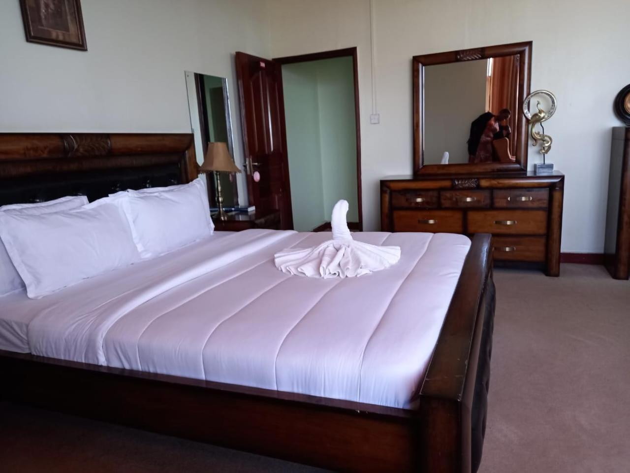 Newstead Hotel 奈瓦沙 外观 照片